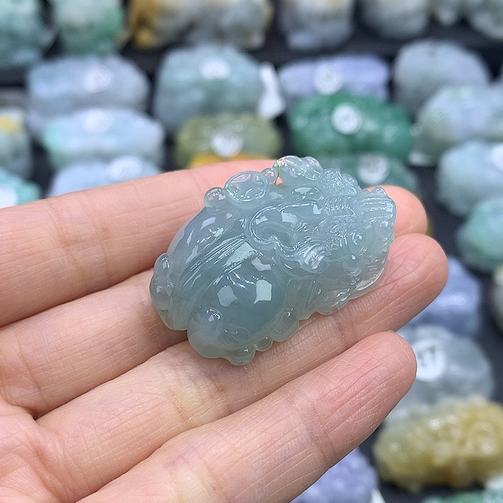 翡翠未镶嵌颈饰天然缅甸A货翡翠貔貅吊坠