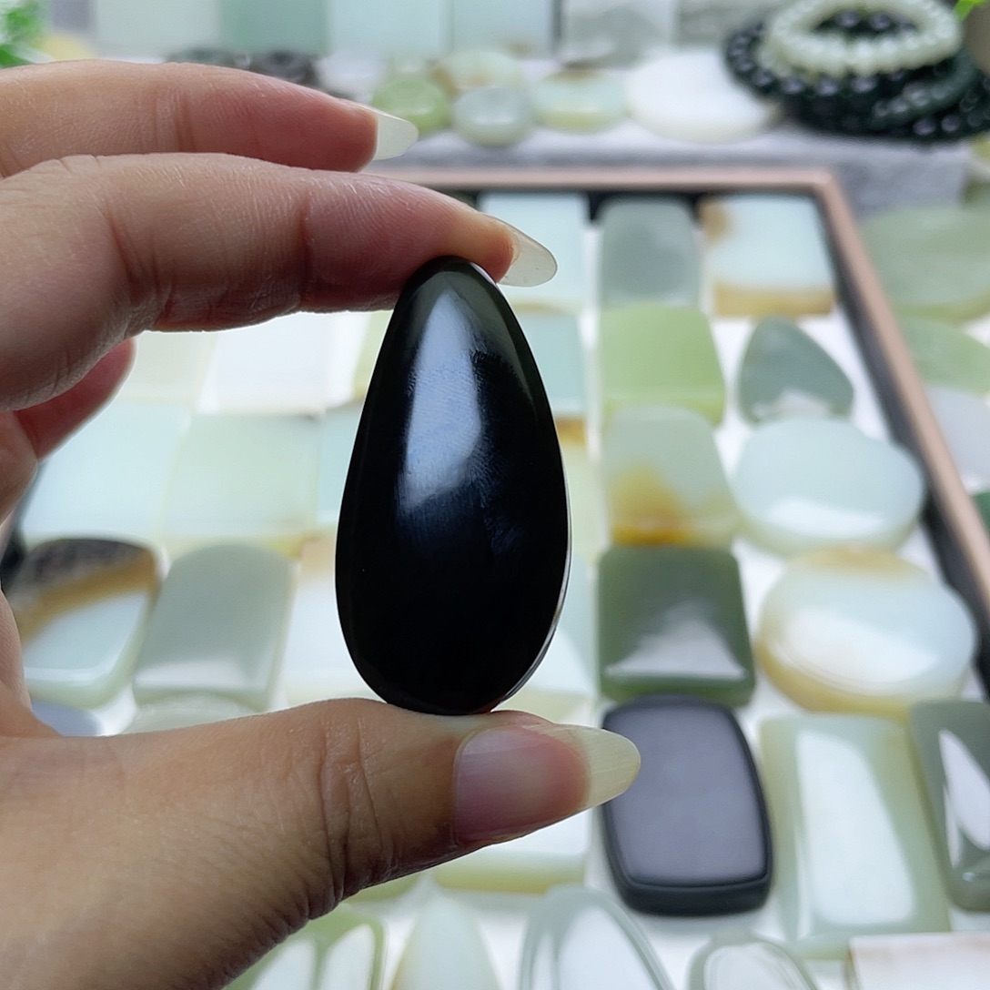 和田玉（糖玉）未镶嵌颈饰慕*