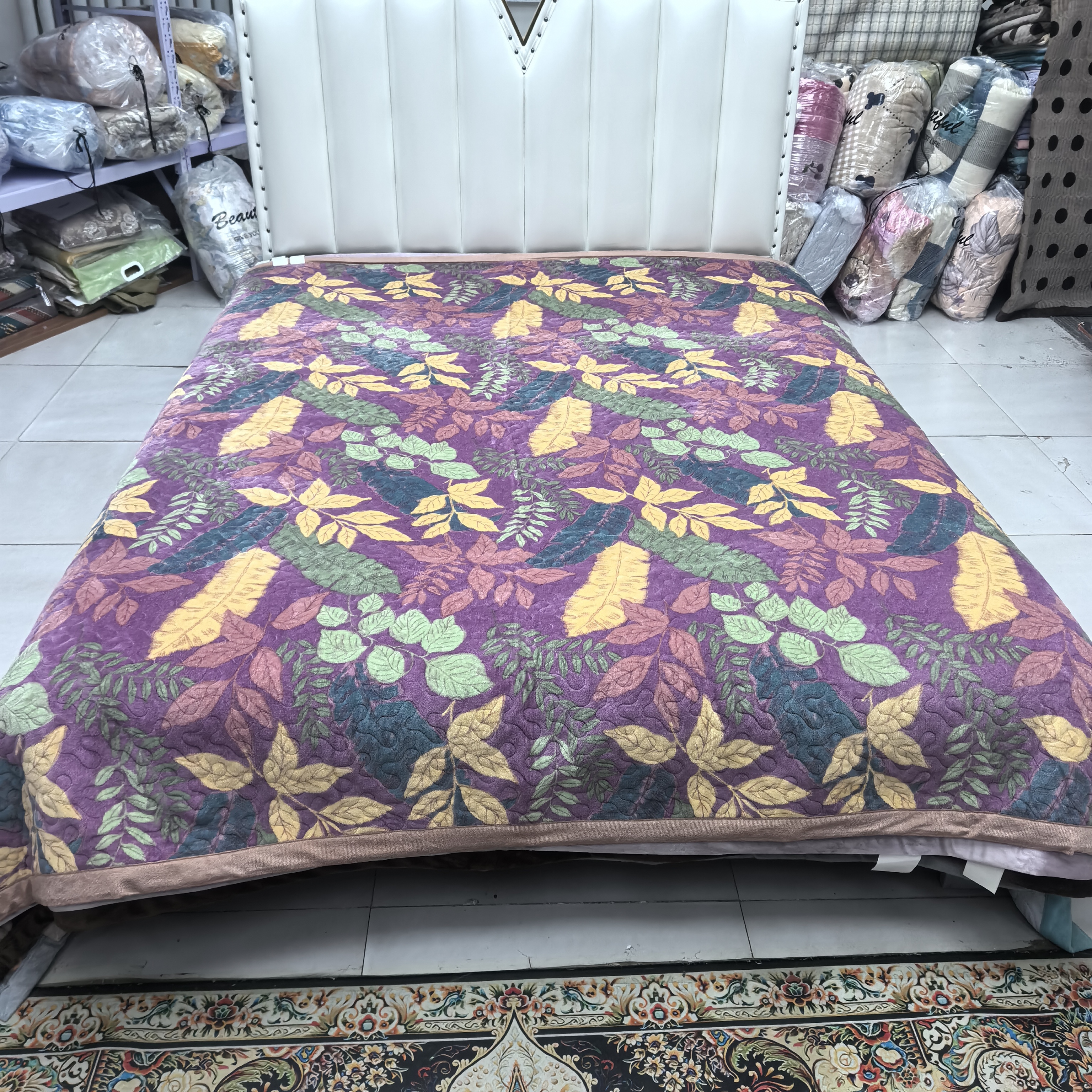 加绒宽边床盖《紫色落花》2米✕2.3米