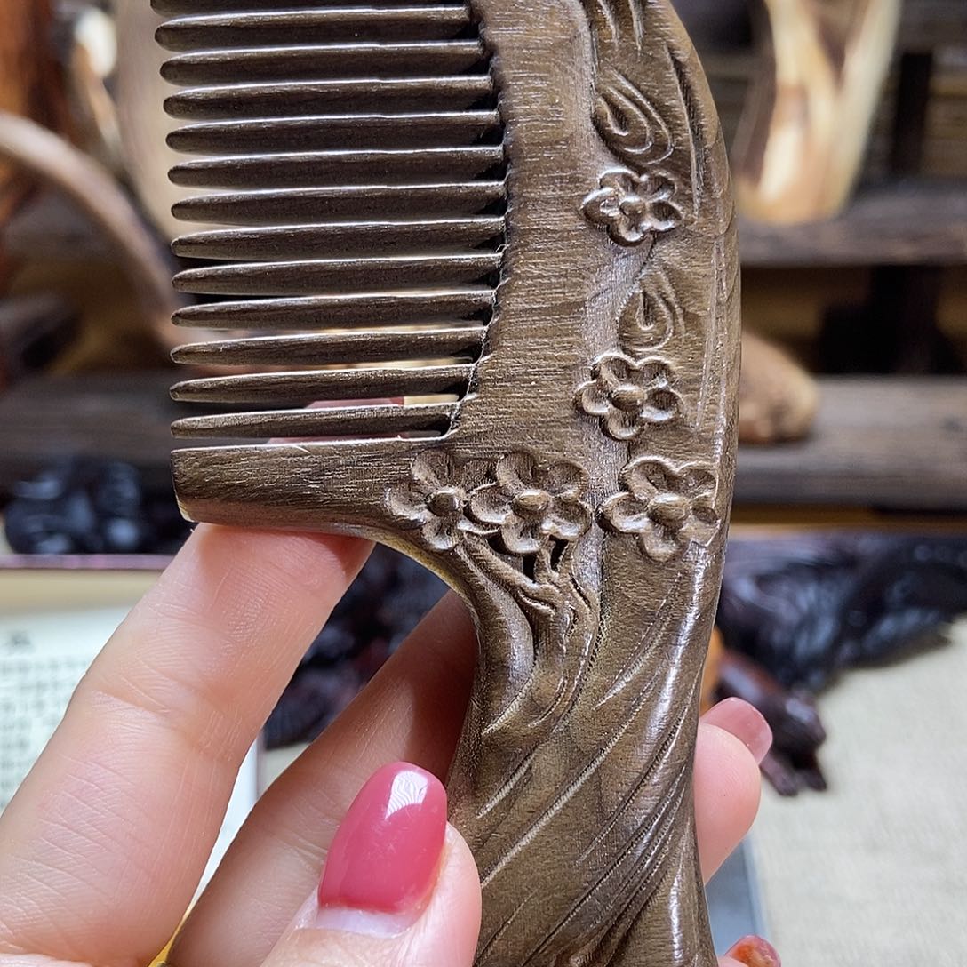 孙***6金丝楠木梳8888888