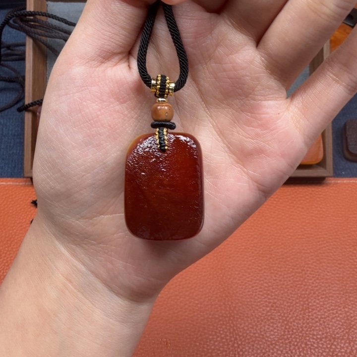 蜜蜡未镶嵌吊坠(赠链)