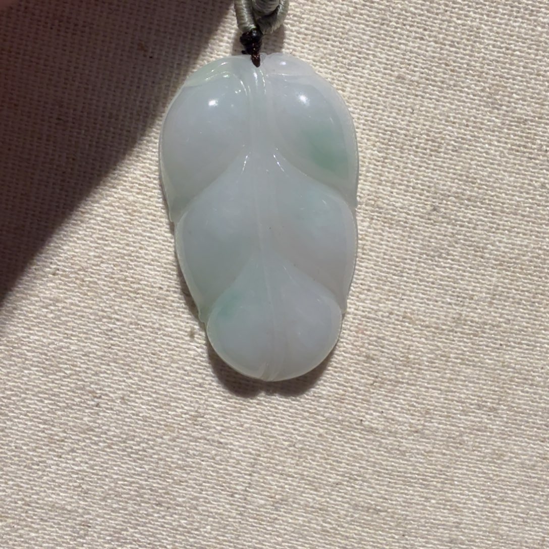 翡翠未镶嵌颈饰天然翡翠叶子吊坠
