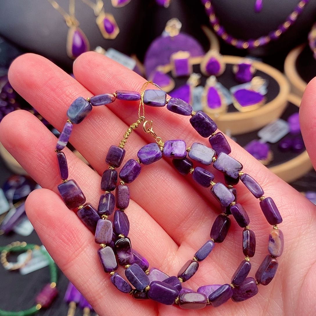 苏纪石（舒俱来）项链18K金镶嵌