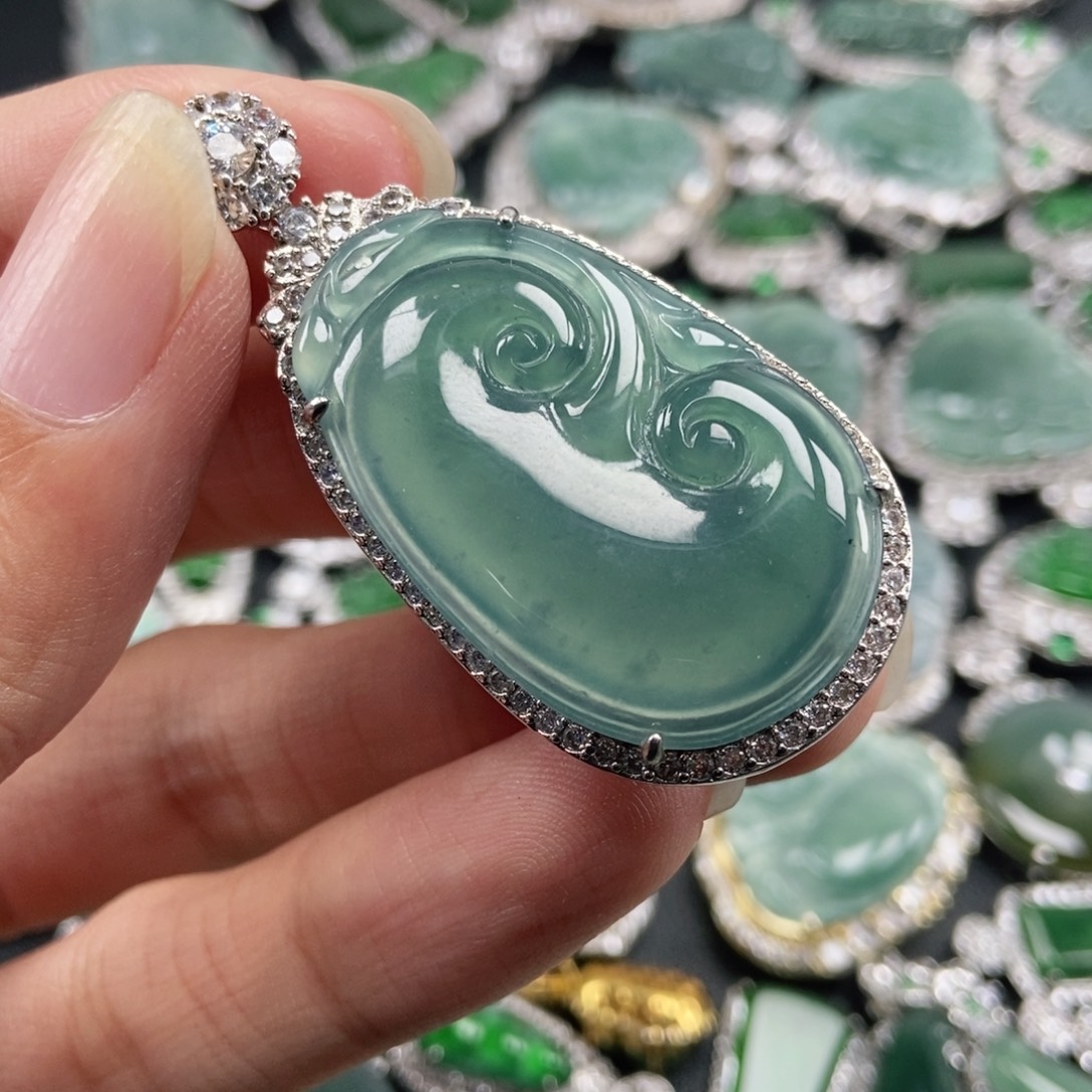 翡翠未镶嵌吊坠(不含链)