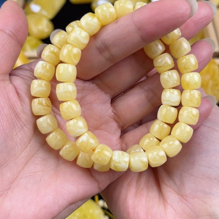 琥珀珠宝奇石未镶嵌琥珀，多样性发其一