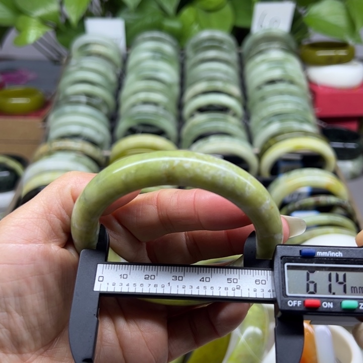 蛇纹石玉未镶嵌手镯118