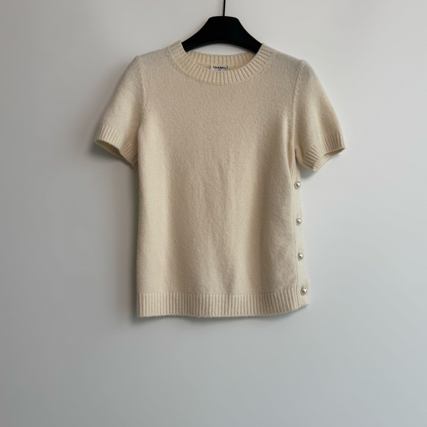 99新 Chanel/香奈儿 99新/E100169/Chanel/侧纽扣半袖毛衣/尺码34