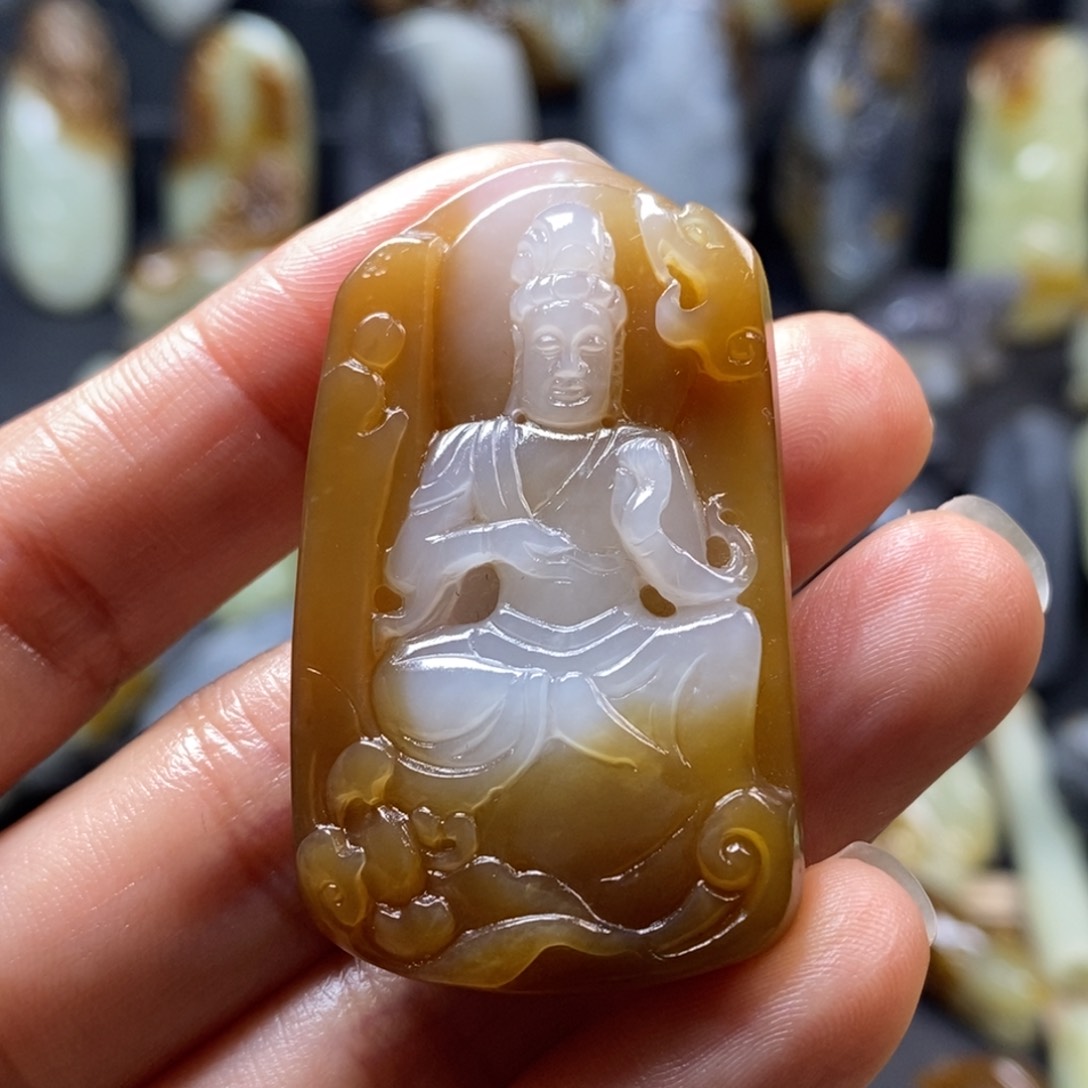 未镶嵌和田玉挂件逆**行