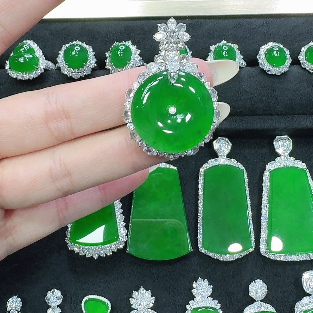 翡翠18K金镶嵌吊坠(不含链)平安扣