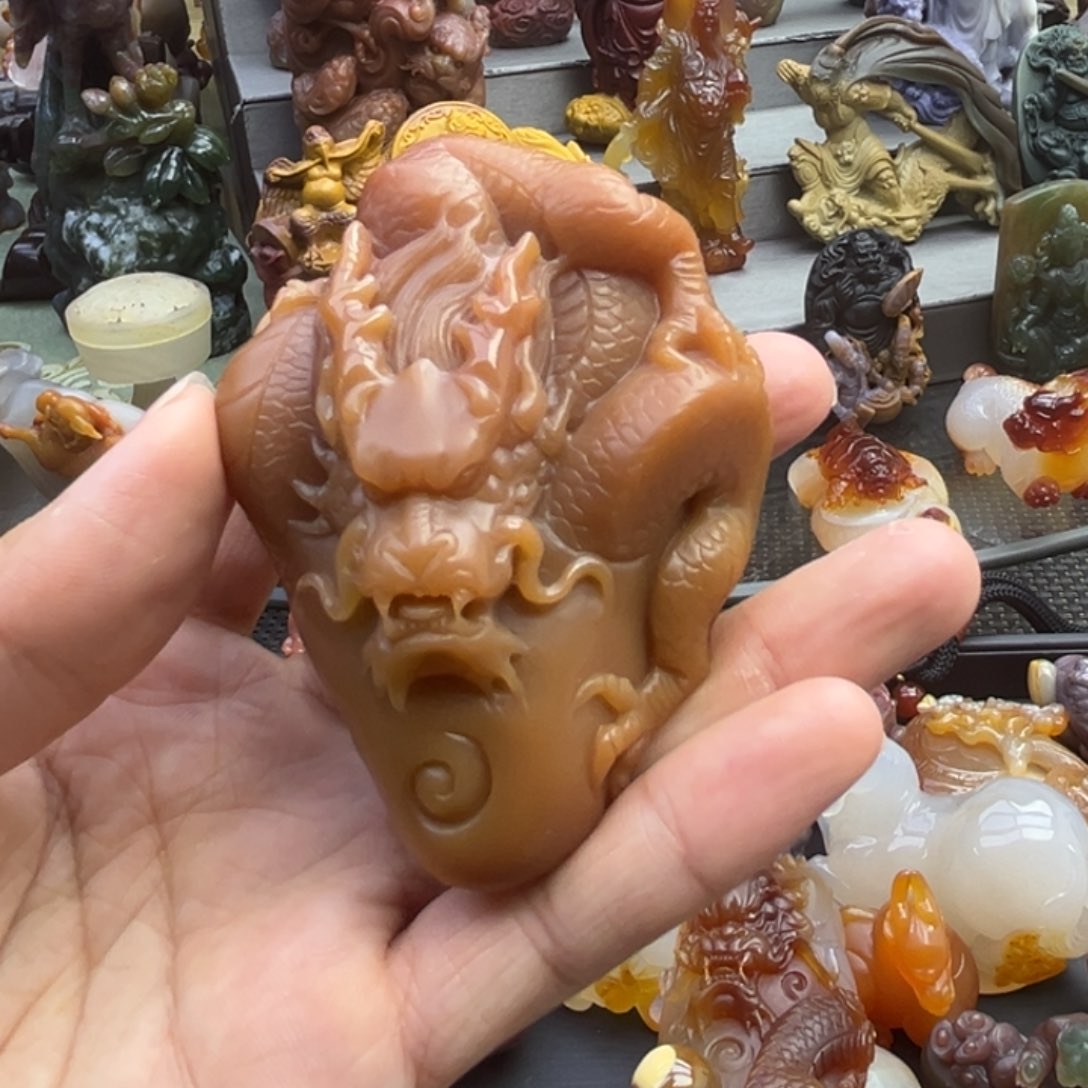 久***安石英质玉未镶嵌颈饰