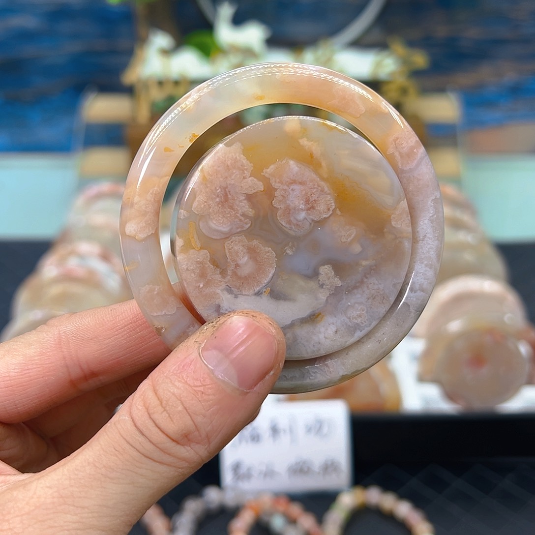 石英质玉手镯未镶嵌55