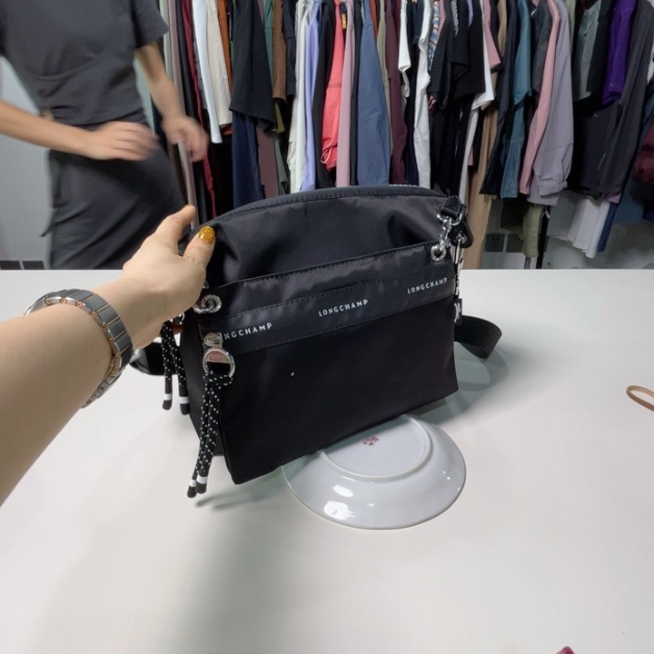 瓷片199。。。。。。。。。。。。。。。。