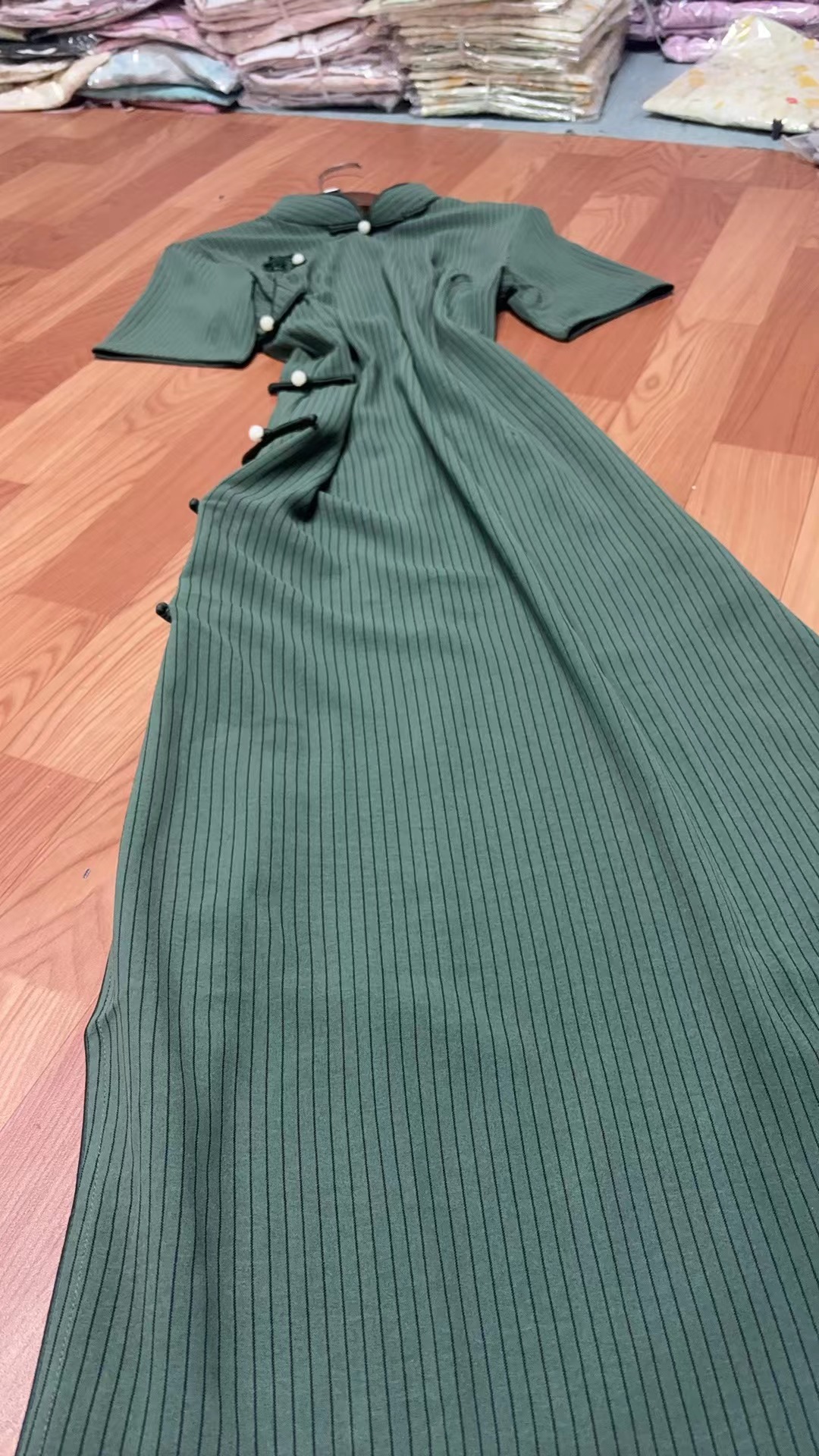 312-灰绿 条纹 素板 旗袍