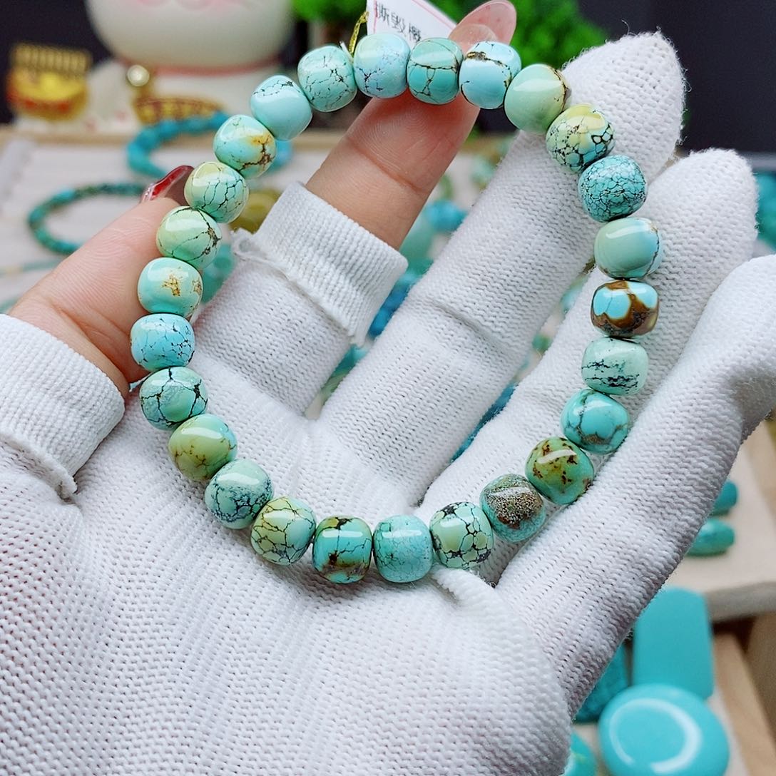 绿松石未镶嵌颈饰