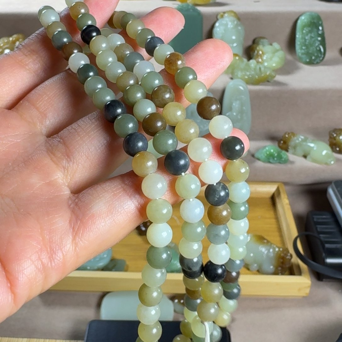 和田玉（糖玉）颈饰未镶嵌