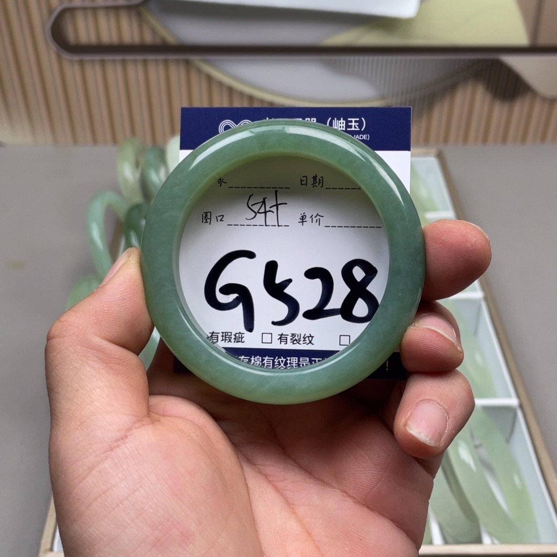 岫玉手镯手镯未镶嵌