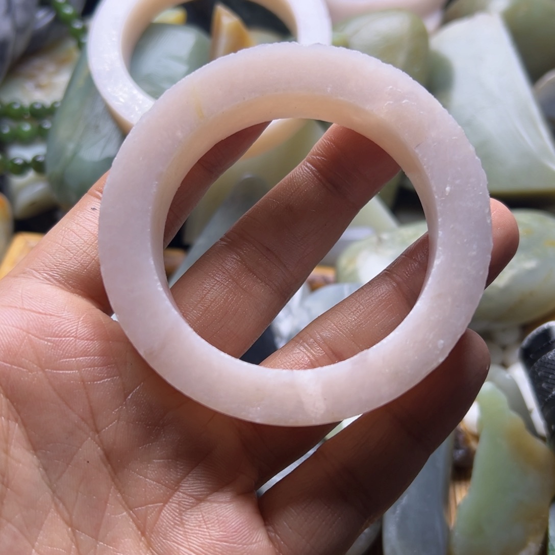 那***美和田玉（糖玉）未镶嵌挂件