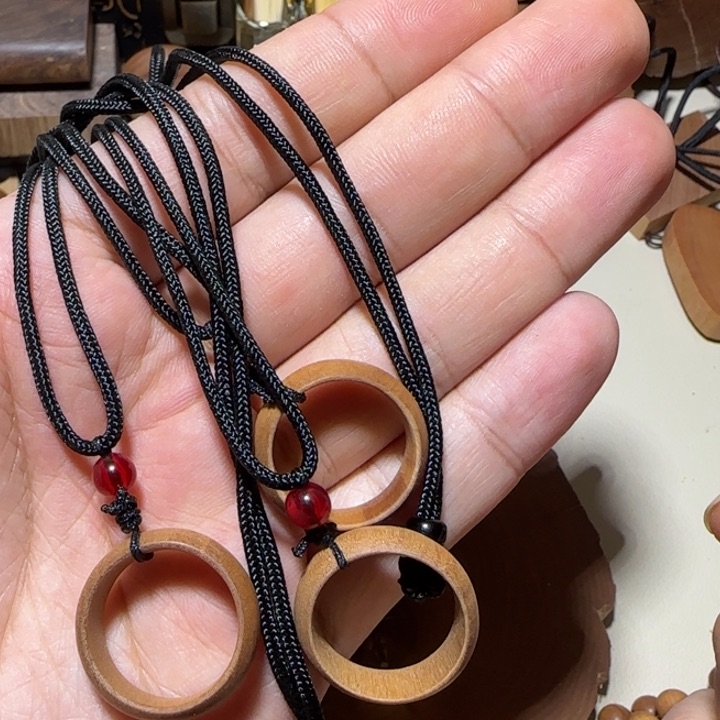 老山檀香戒指内径1.8奶香