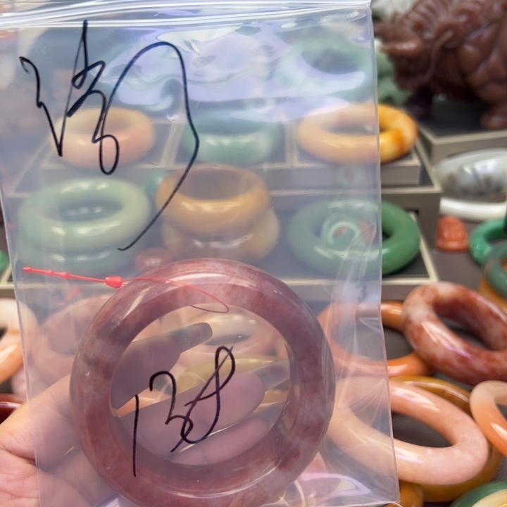 未镶嵌手镯石英岩玉溪