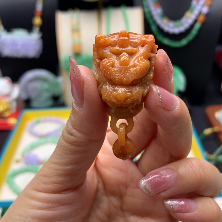 颈饰未镶嵌翡翠红翡龙