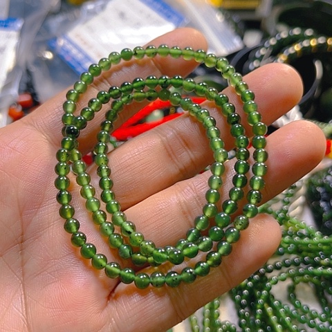 蛇纹石玉颈饰未镶嵌紫**开