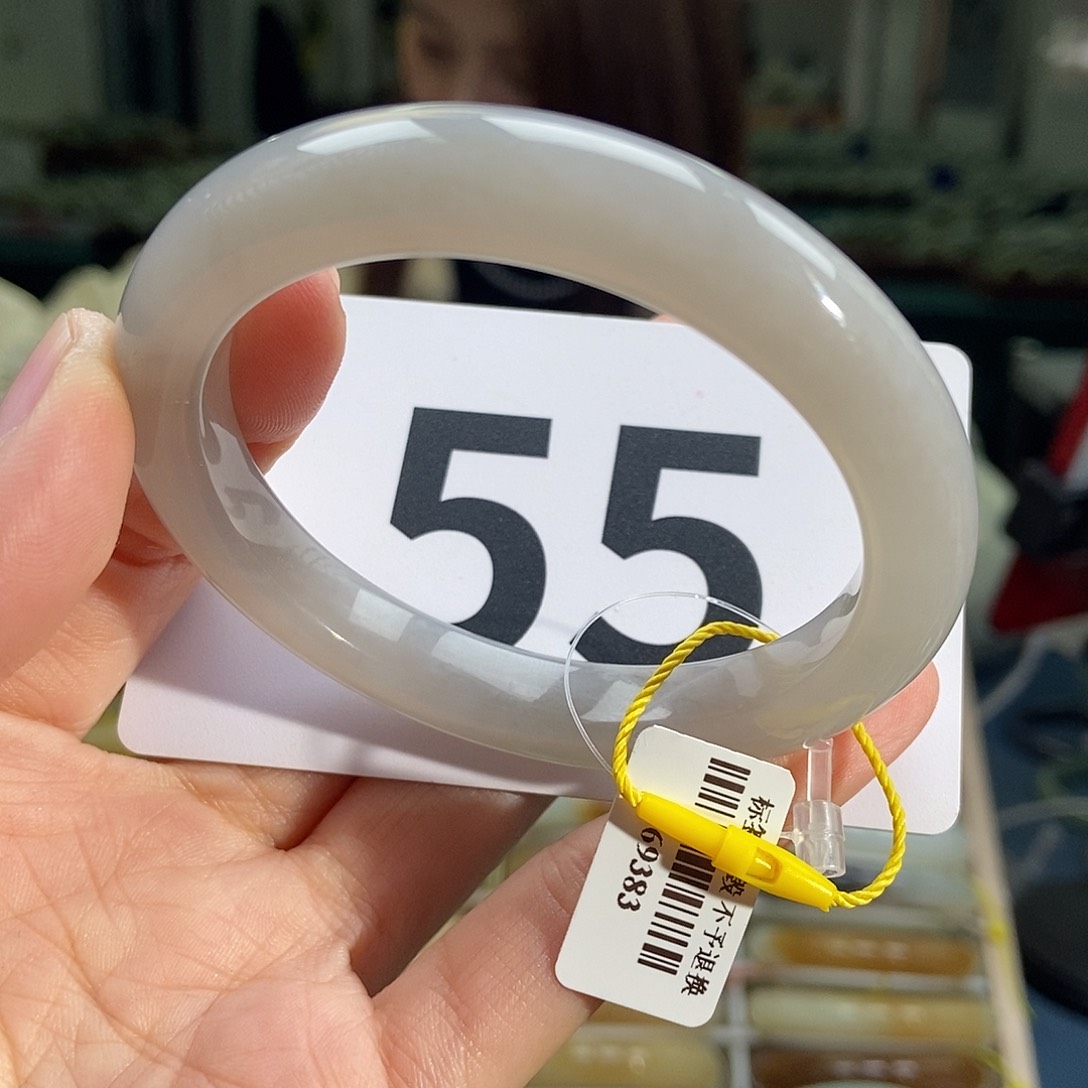 和田玉手镯未镶嵌纹