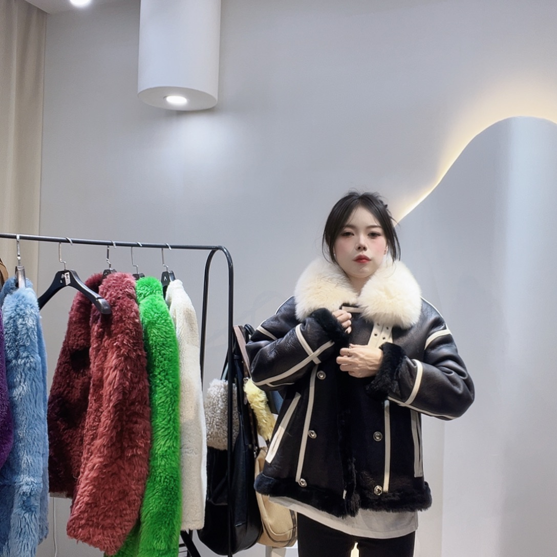 晓****真皮皮毛一体外套033