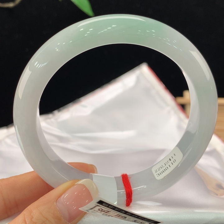 翡翠手镯未镶嵌61圈口0110