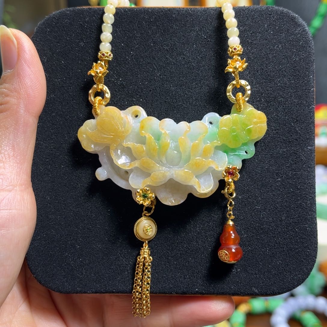 翡翠未镶嵌颈饰天然翡翠