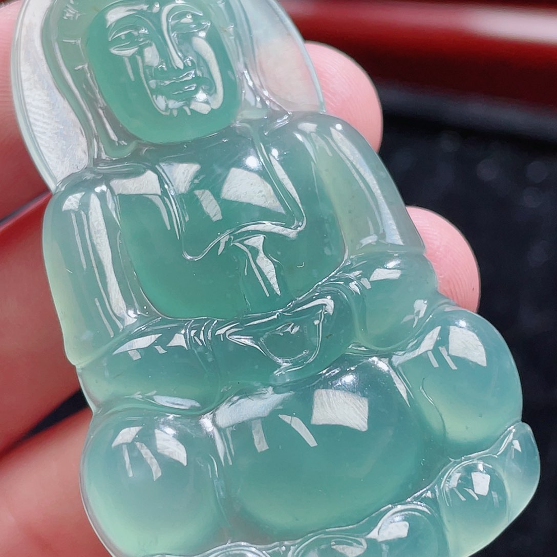 翡翠颈饰未镶嵌83，