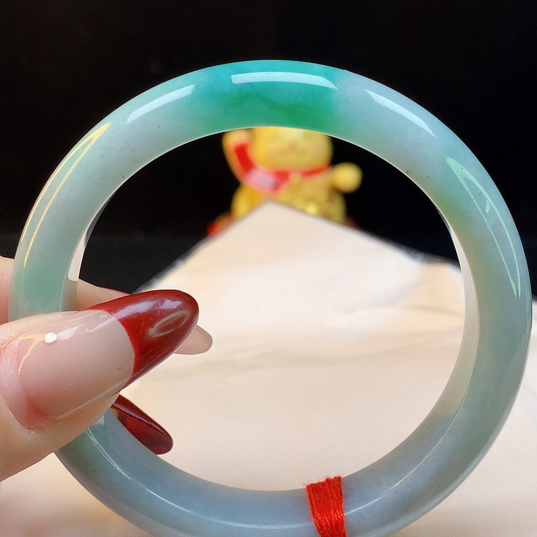 翡翠手镯未镶嵌天然翡翠5149