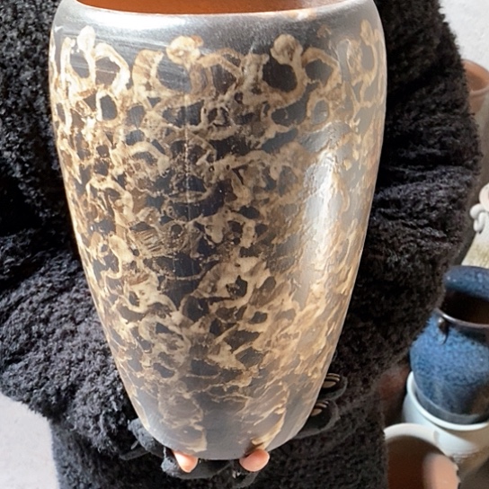 紫砂花盆口17高31，黑姹疾风