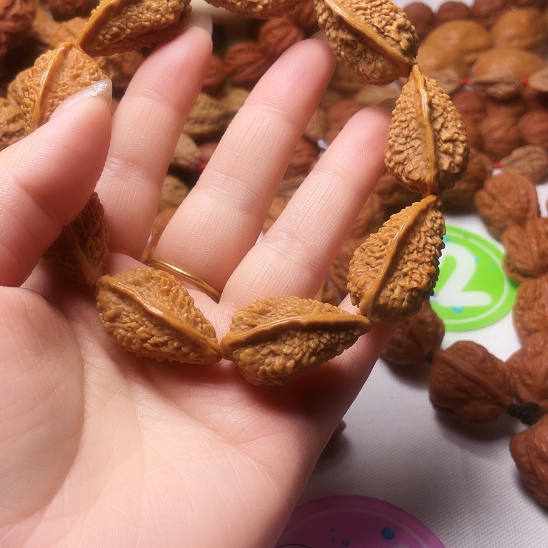 核***念文玩核桃吊坠绣花鞋