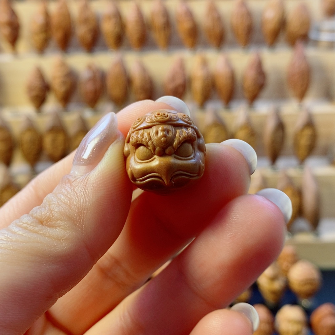 手串/手链橄榄核金翅大鹏鸟