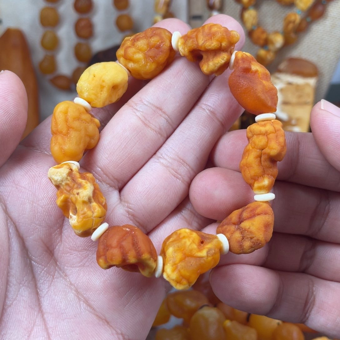 琥珀珠宝奇石未镶嵌