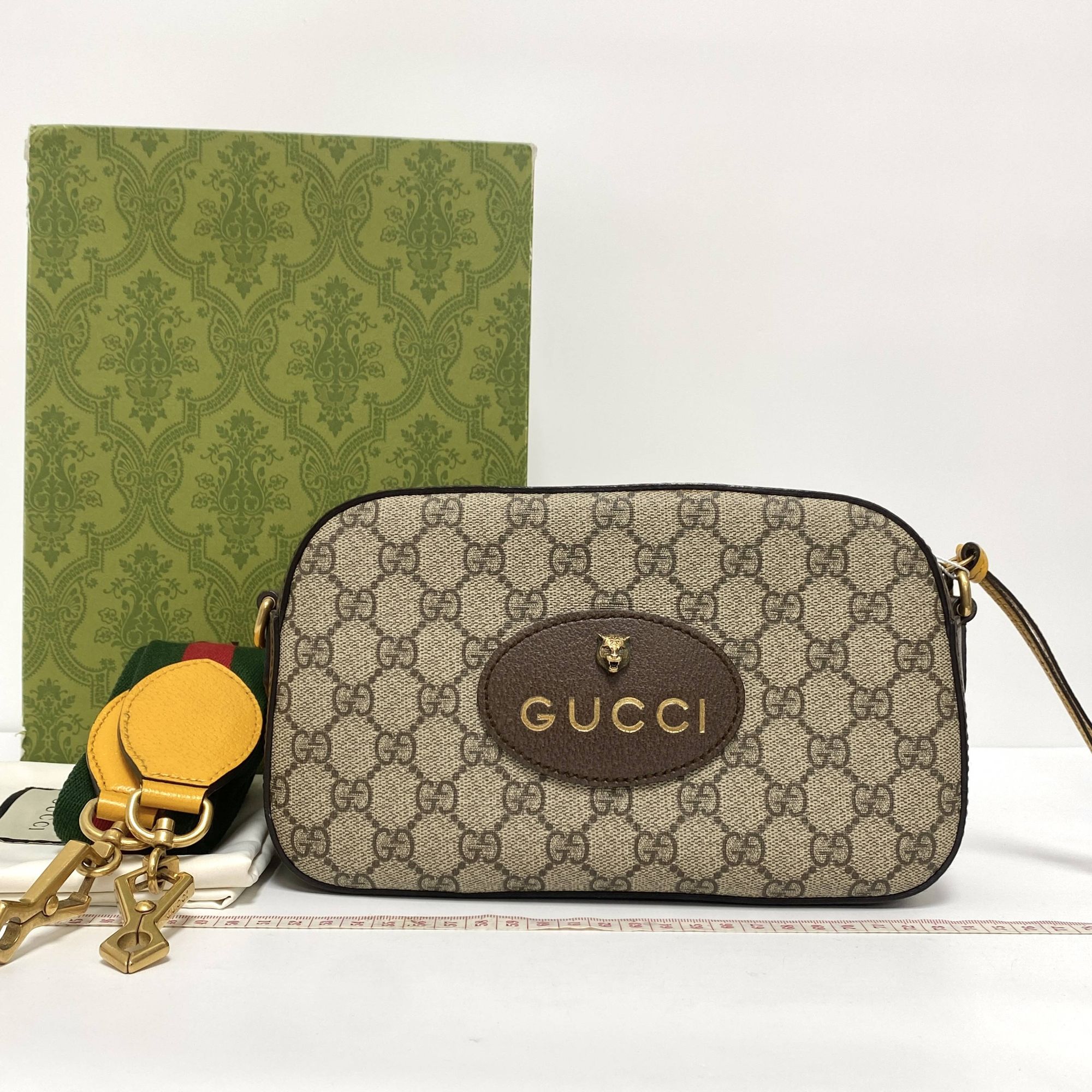99新 GUCCI/古驰 古驰虎头相机斜挎包 AA037
