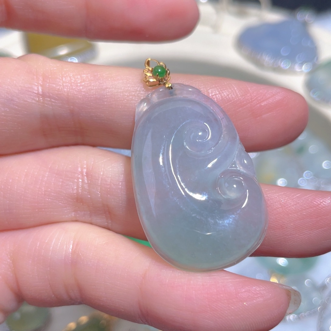 翡翠颈饰18K金镶嵌翡翠