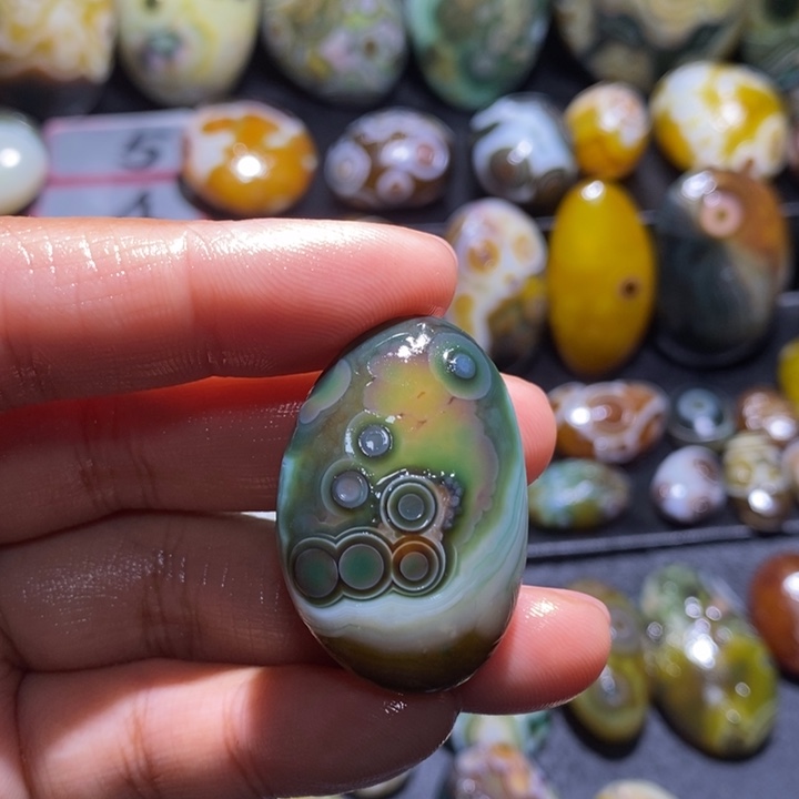 玛瑙/玉髓未镶嵌珠宝半成品152