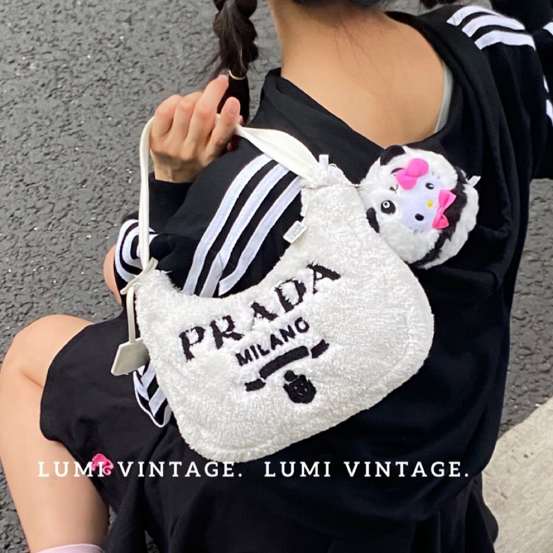 95新 Prada/普拉达 毛茸茸白色hobo单肩包16612143