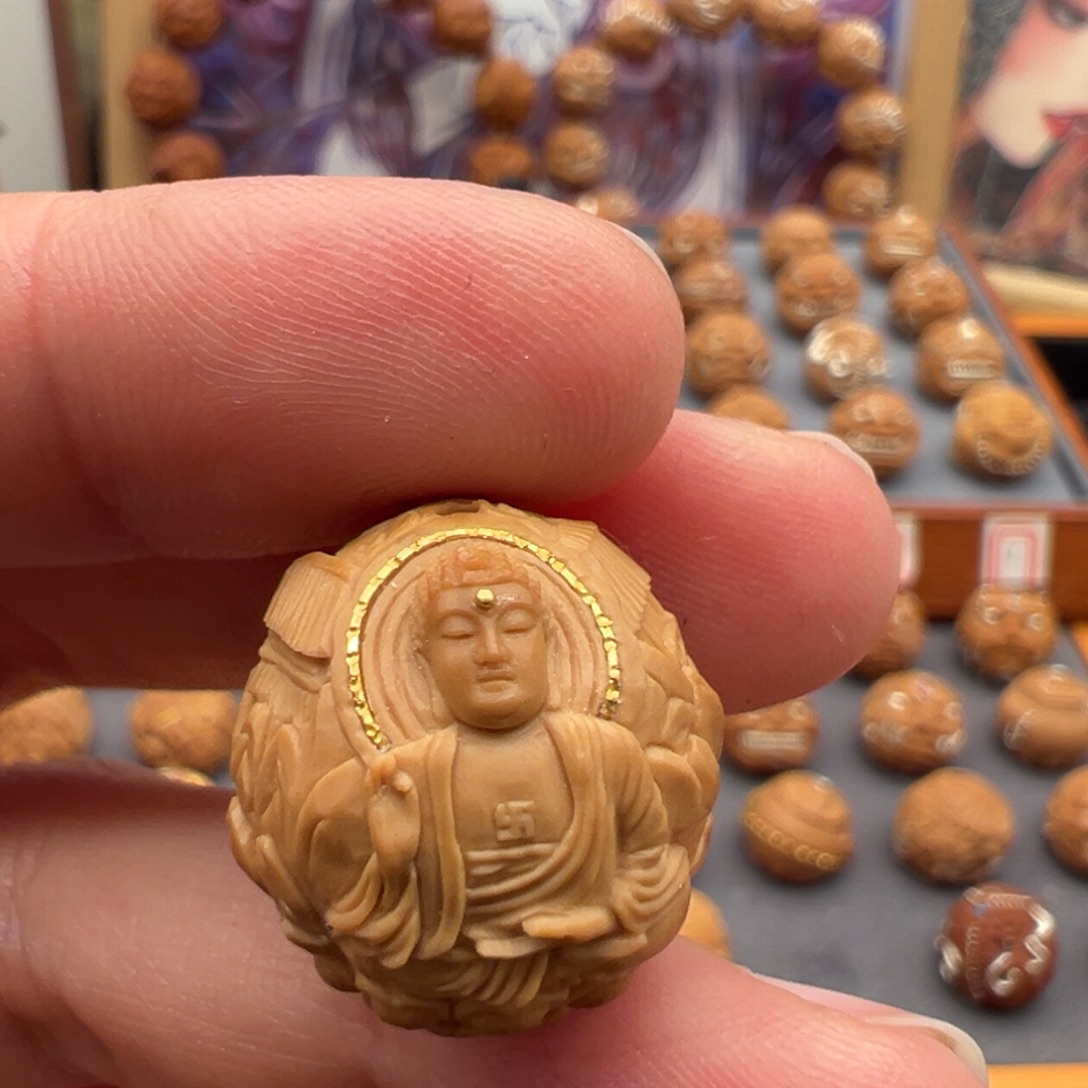 猴头核桃吊坠大日如来