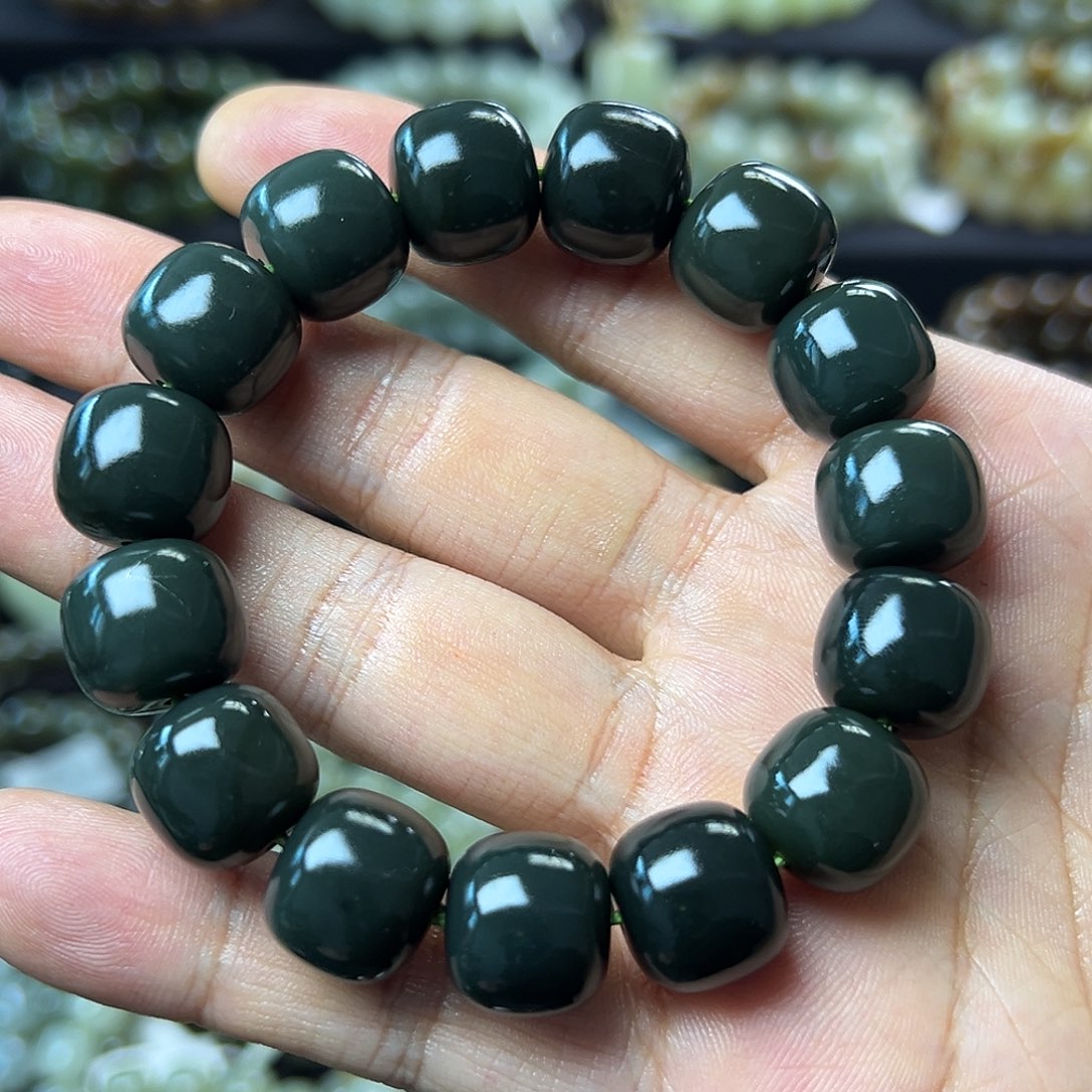 和田玉手链未镶嵌青海格尔木黑青卡14老型 