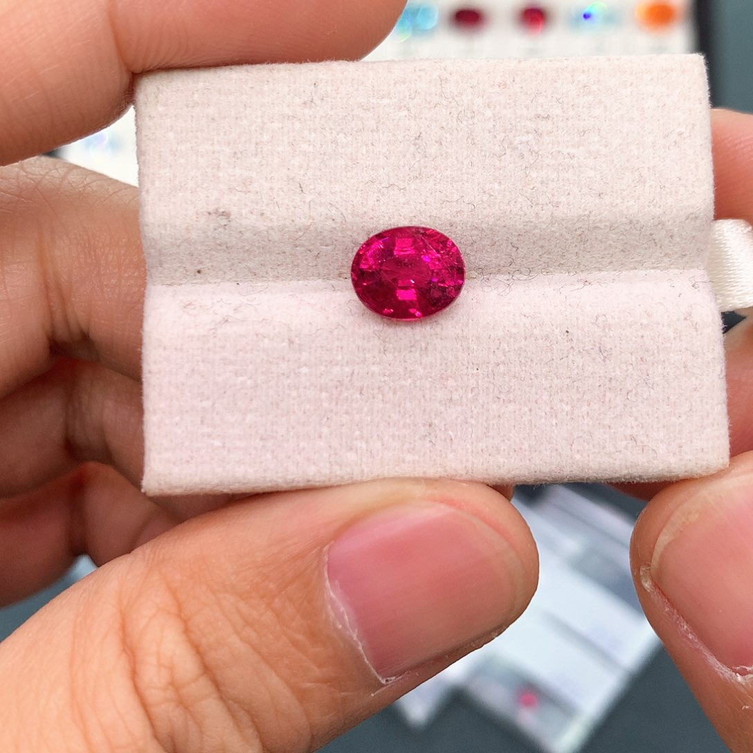 碧玺1.94克拉卢比来未镶嵌