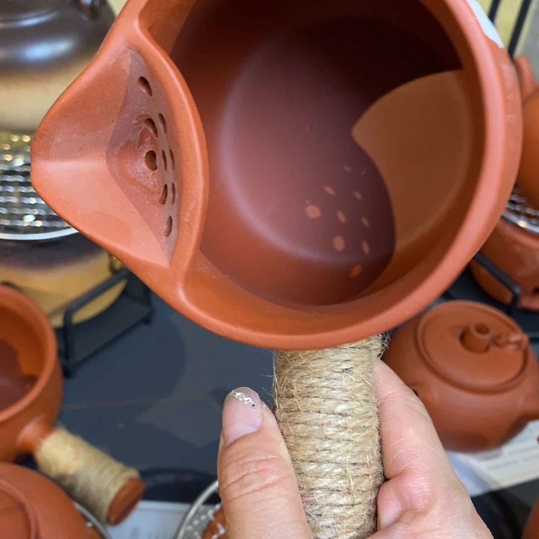 瓷片在家住一只狗狗就好喝