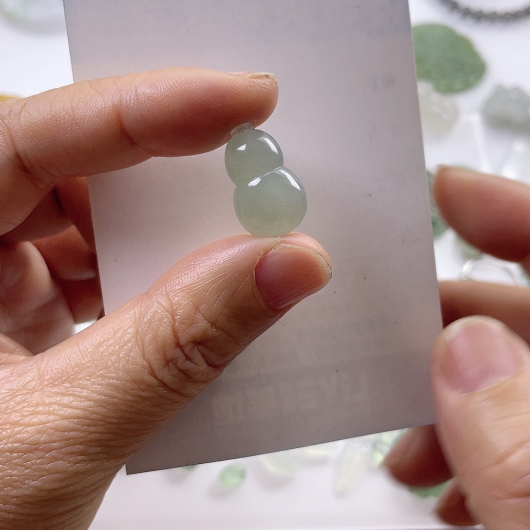 翡翠颈饰未镶嵌葫芦