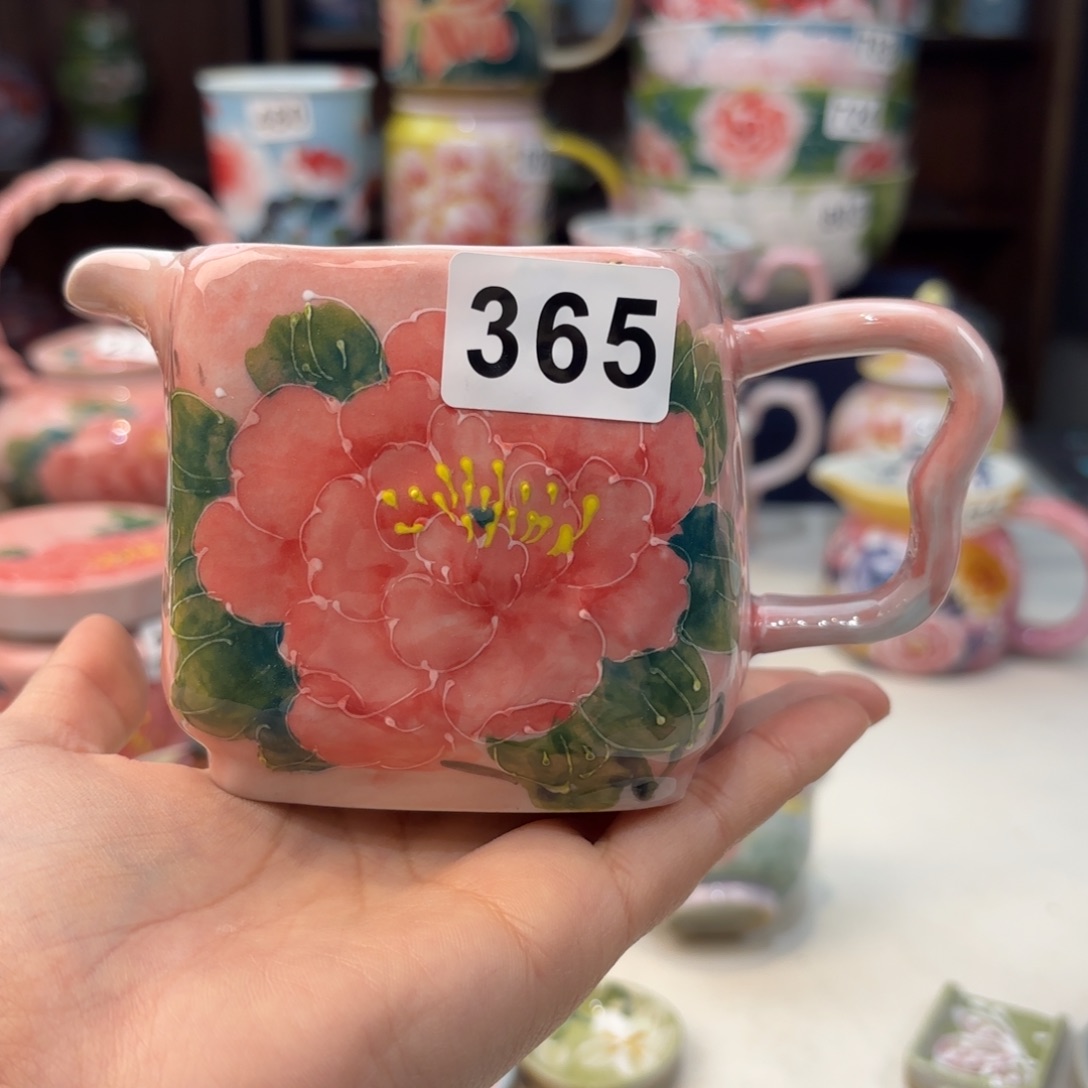 瓷片兔兔好漂亮呜呜de k l k l k l