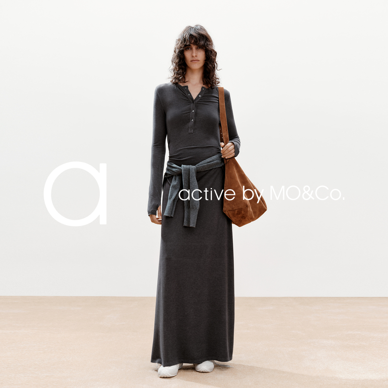 【active系列】MOCO连衣裙2025冬新品轻磨毛裸肤感长裙MBE4DRS035