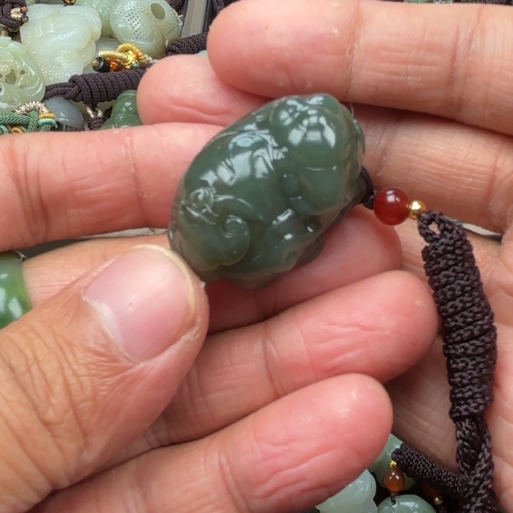 和田玉吊坠未镶嵌