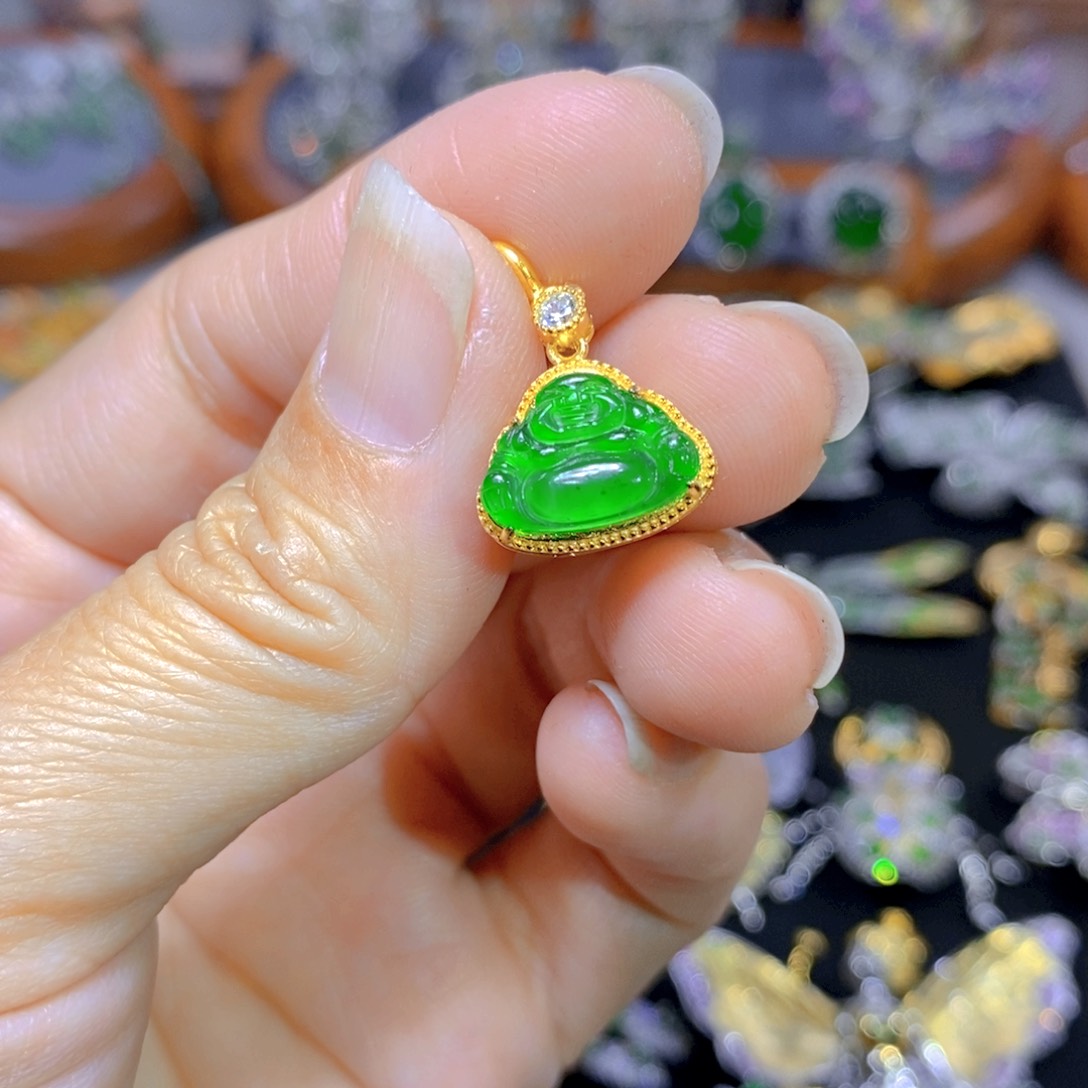 翡翠颈饰银S925镶嵌天然翡翠