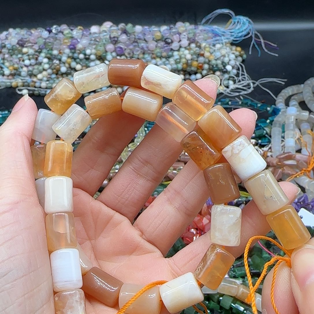 玛瑙/玉髓珠宝半成品合金黄欧泊10mm一条