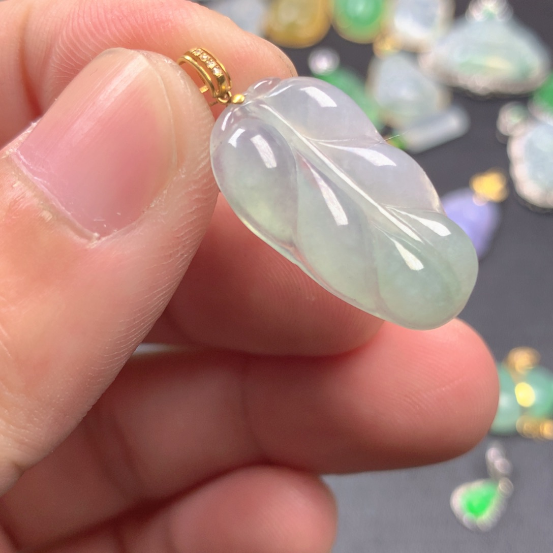 【闪购商品】颈饰18K金镶嵌翡翠翡翠